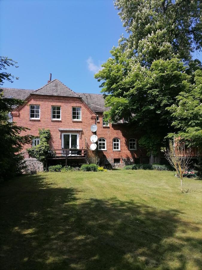 Gutshaus Daemelow Tussen Schwerin En Wismar Extérieur photo