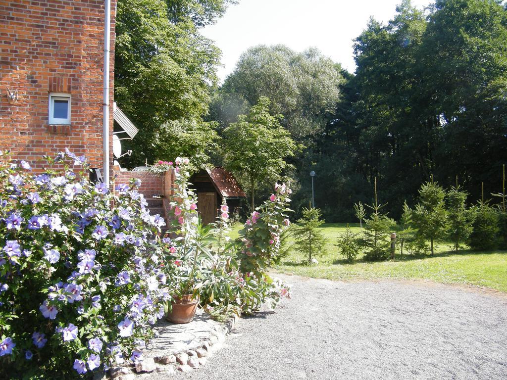 Gutshaus Daemelow Tussen Schwerin En Wismar Extérieur photo