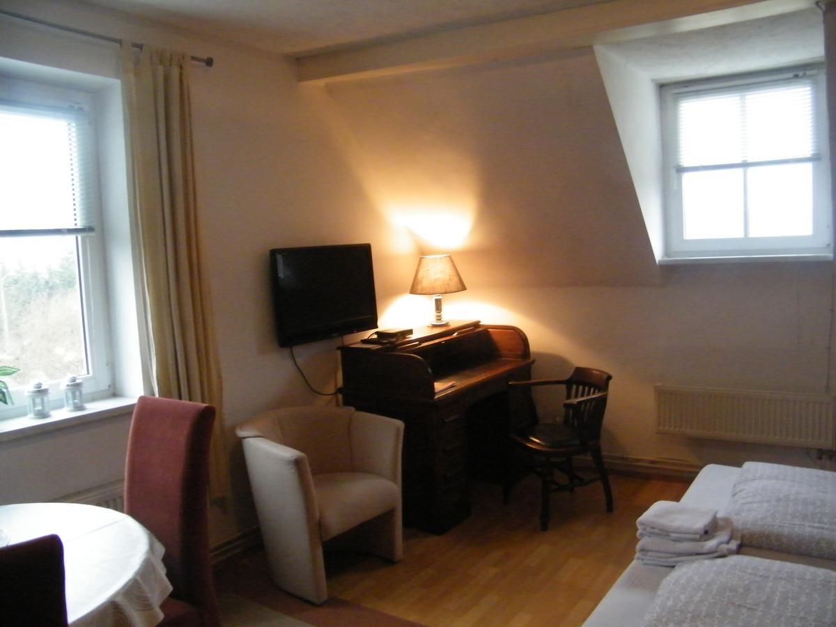 Gutshaus Daemelow Tussen Schwerin En Wismar Extérieur photo